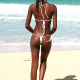 bikini-heat/44-skinny_ebony_bikini-041512/pthumbs/06.jpg