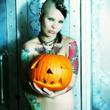 gothic-babes/tara-toxic-halloween-punk_tattooed_teen-100712/pthumbs/gothicsluts11.jpg
