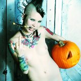 gothic-babes/tara-toxic-halloween-punk_tattooed_teen-100712/pthumbs/gothicsluts12.jpg