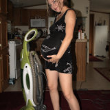 pregnant-kristi/11-vacuum_clit_tease-041610/pthumbs/01.jpg