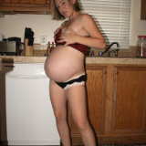 pregnant-kristi/15-tube_top_black_panties-100110/pthumbs/06.jpg