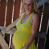 pregnant-kristi/2067-kristi-yellow_top_tease-121412/pthumbs/05.jpg
