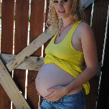pregnant-kristi/2067-kristi-yellow_top_tease-121412/pthumbs/09.jpg