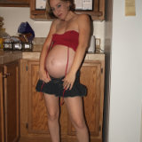 pregnant-kristi/8-25_weeks_pregnant-040210/pthumbs/06.jpg
