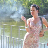 smoking-mina/16-mina-smoke_in_the_park-101212/pthumbs/10.jpg