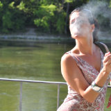 smoking-mina/47-mina-smoking_at_the_riverside-120712/pthumbs/13.jpg