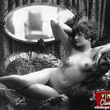 vintage-classic-porn/32955-20s_girls_and_mirrors/pthumbs/7.jpg