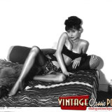 vintage-classic-porn/51699-50s_black_bras-112212/pthumbs/1.jpg